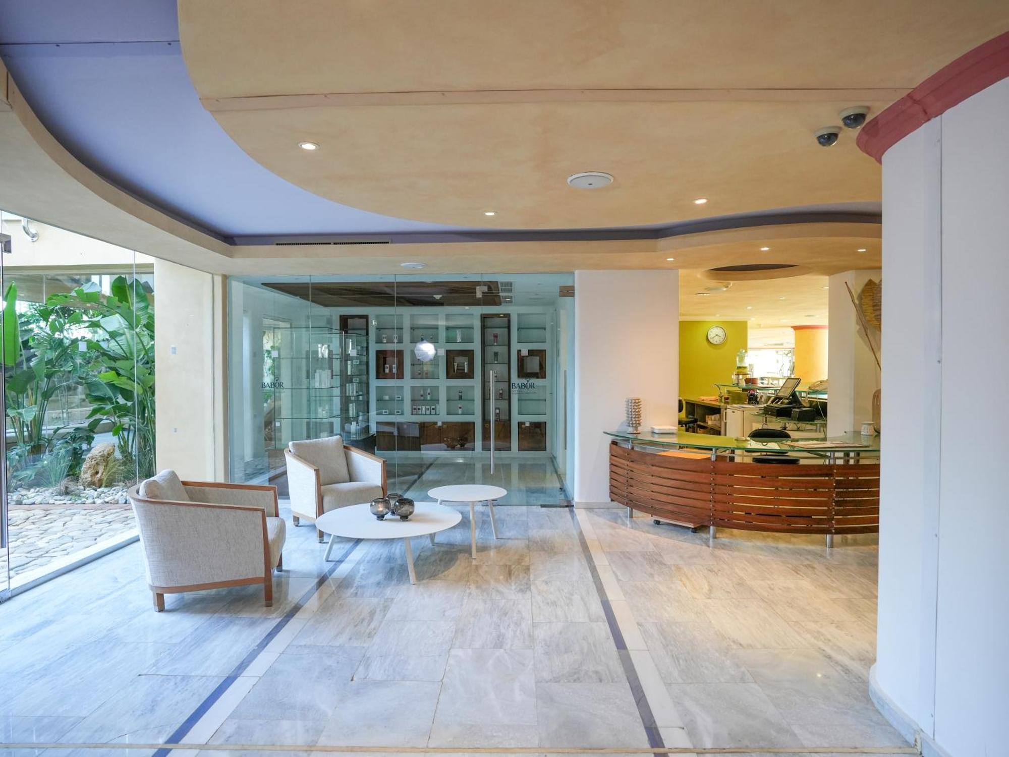 Отель Thalassa Boutique & (adults Only) Корал-Бэй